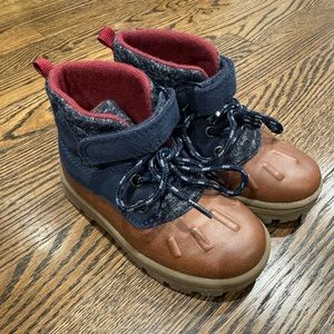 Carters Toddler Boys Duck Boots Size 8 /Blue Brown Stylish & Comfortable Shoes